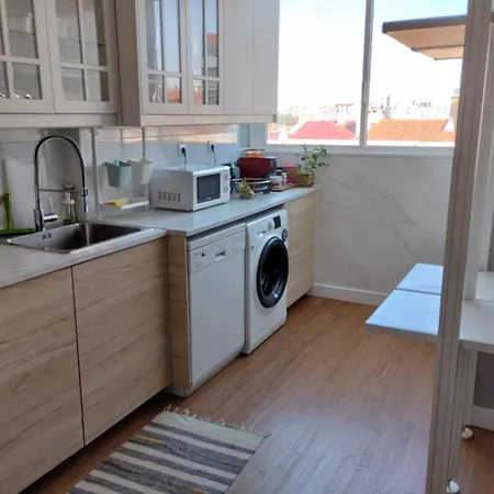 Guest house Lisbon West Space *