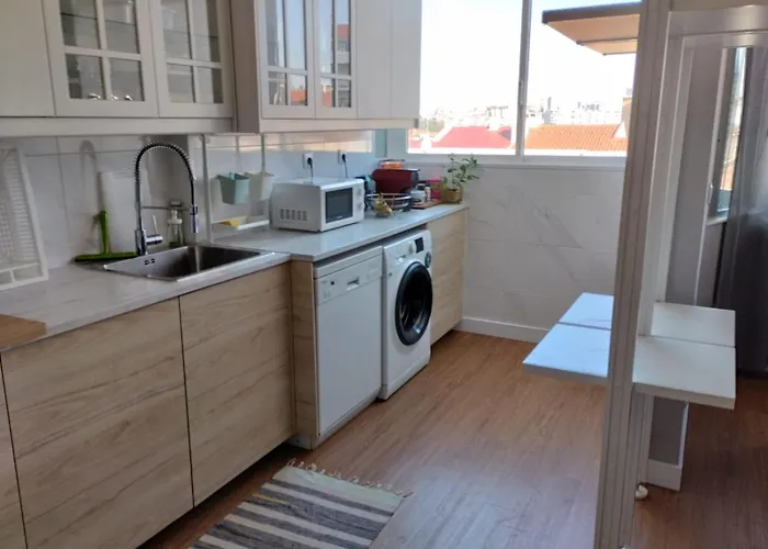 Casa de hóspedes Lisbon West Space *